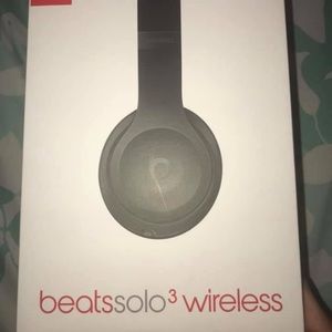 Beats’ Solo 3 Wireless Headphones Matte Black